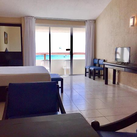 Solymar Hotel All Inclusive Cancun Exterior photo